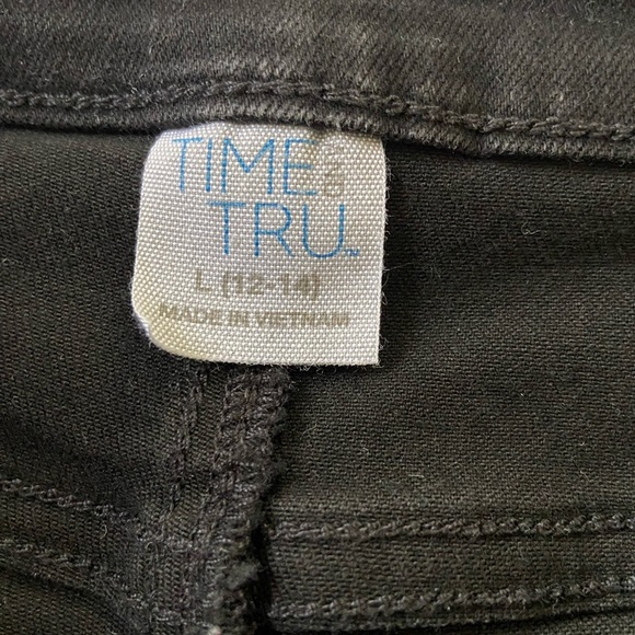 Time and Tru Pull On Black Stretch Jeans Straight Leg Tapered Size Large - Picture 3 of 12